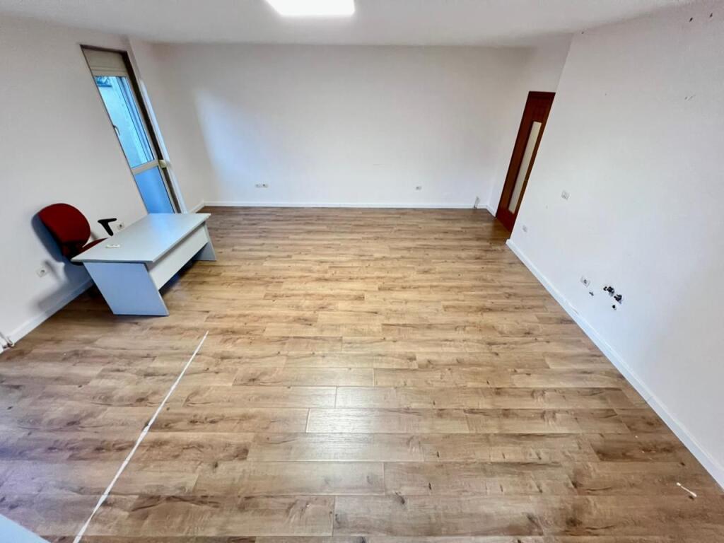 QIRA, ZYRË - 85 m2 te RRUGA KAVAJËS‼️