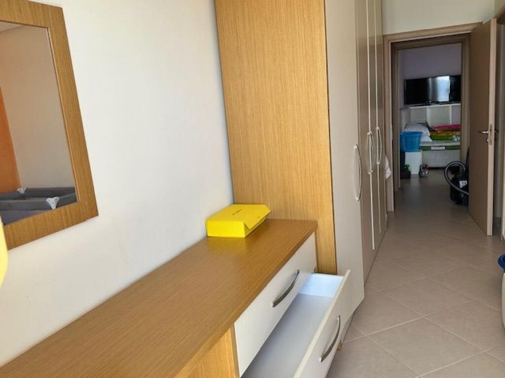 Shitet Papafingo me pamje nga deti ne Sarande