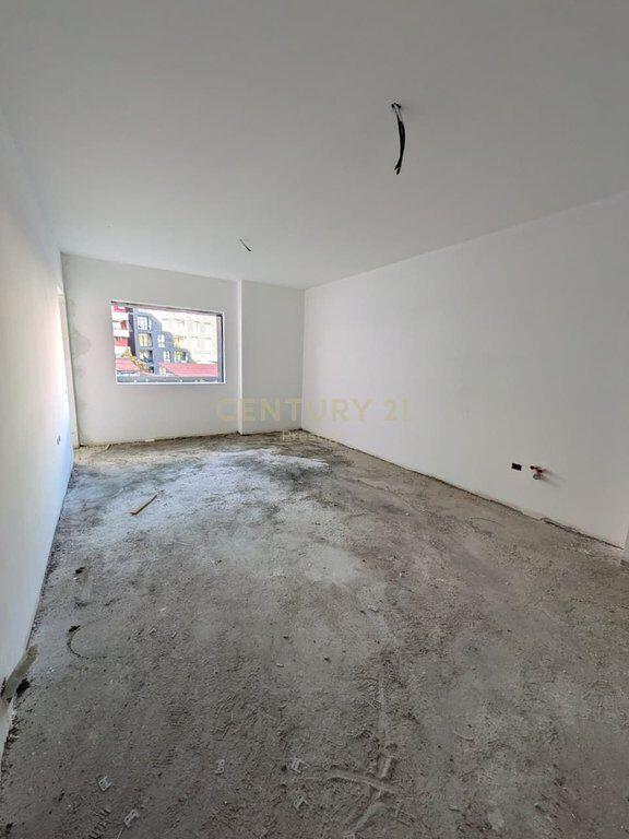 🏢 Vendesi in vendita Appartamento 2+1+2 a “Corner Residence”, Tirana – Investimento Premium