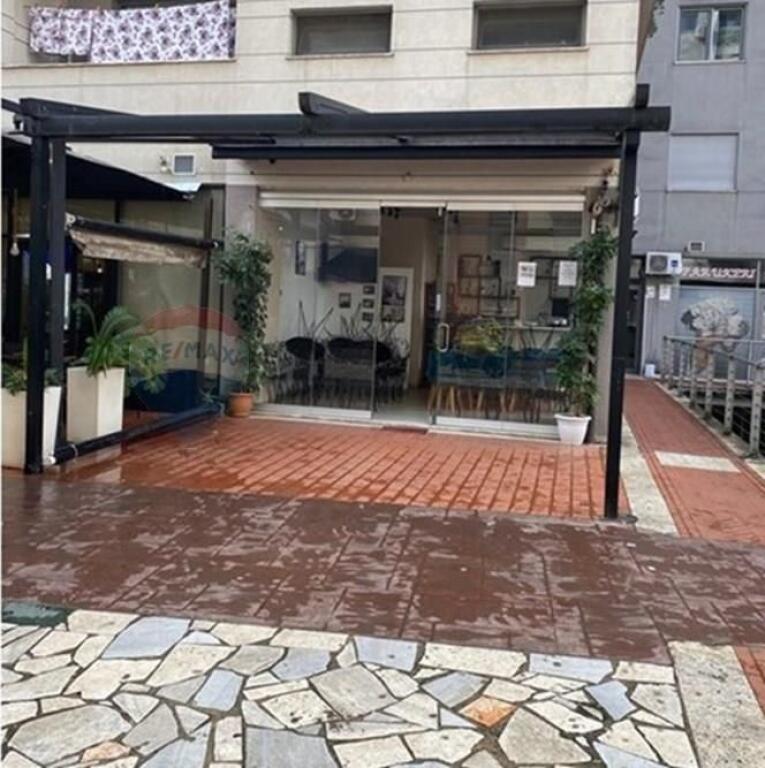 Jepet Dyqan me Qira në Kinostudio !