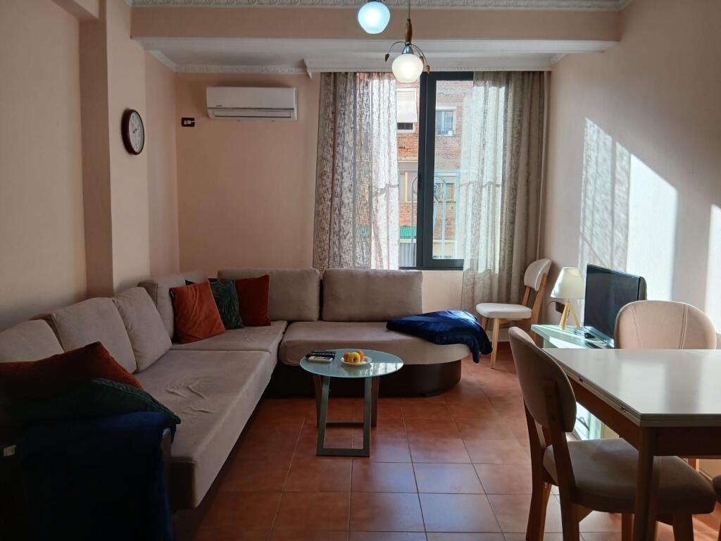 Jepet Me Qera Apartament 1+1+1 Ballkon