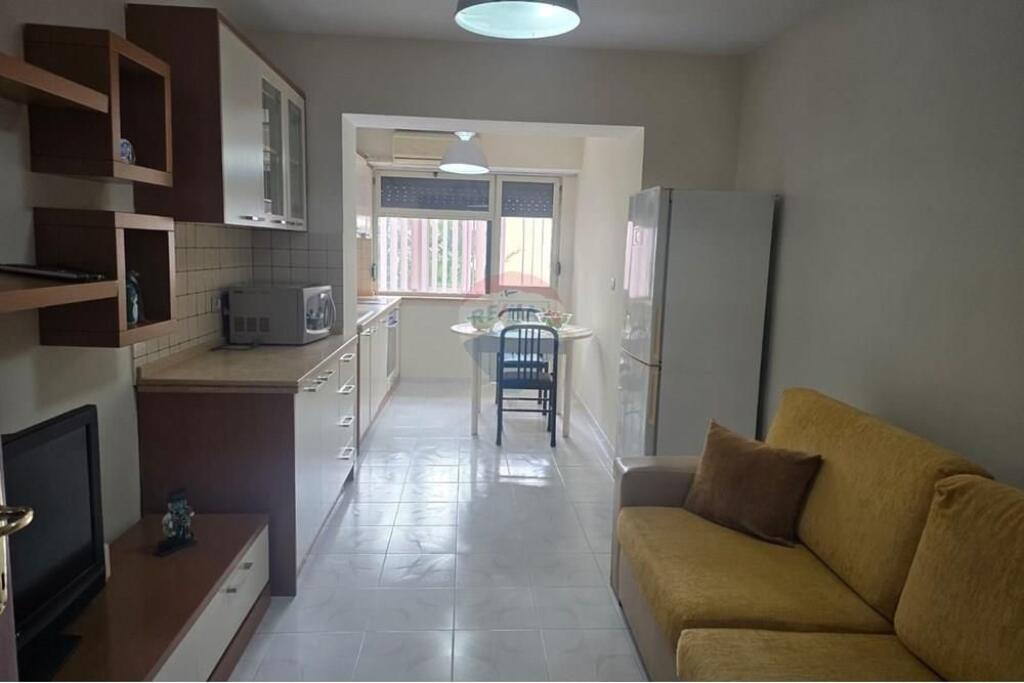 Jepet me Qira Apartament 3+1 te Shkolla e Baletit