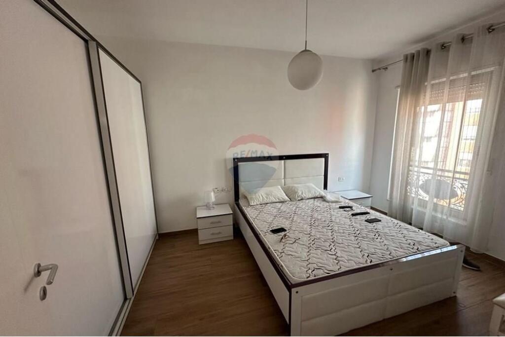Apartament 2+1 per qira tek Rruga e Durresit!