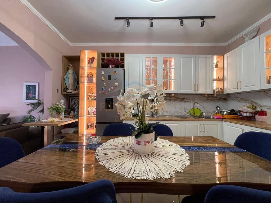 Casa Privata+Cortile in Vendita, Vasil Shanto