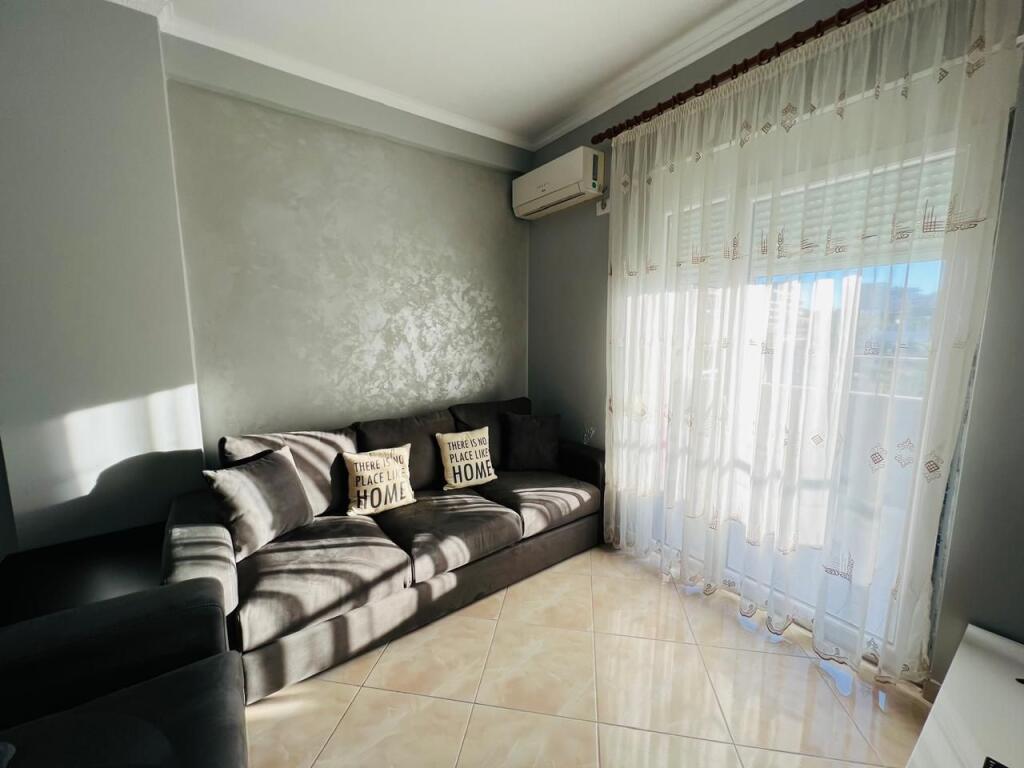🏡 Jepet me qira apartament 1+1, Marina Bay, Vlorë