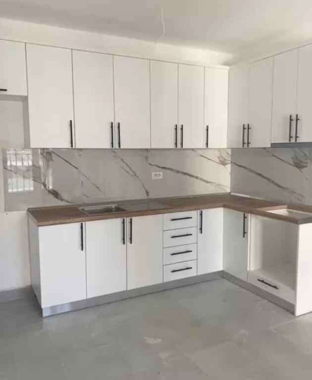 For rent 3+1+2 empty On 5 May street 50,000 lek