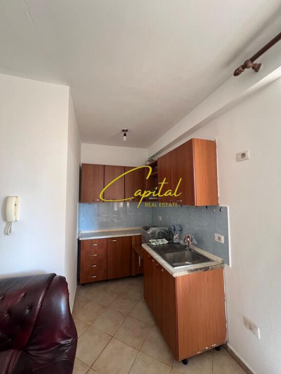 APARTAMENT ME QERA 1+1 RRUGA E ELBASANIT 55.000 LEKE