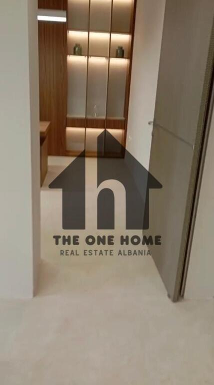 Qera Ambient Zyre - Myslym Shyre (rruge kryesore).