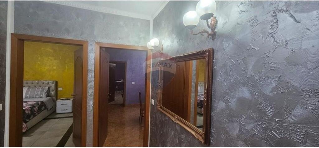 Shitet Apartament 3+1+2 tek Rruga Ali Demi !