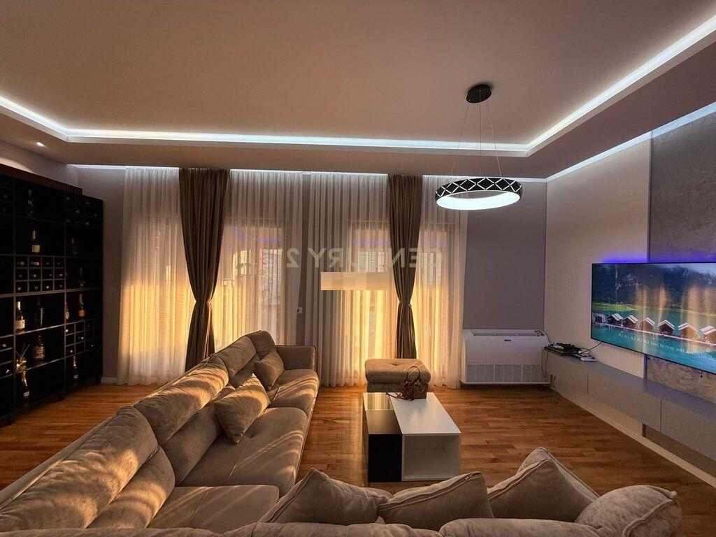 Apartament 3+1+2+ Verande ne Fresk