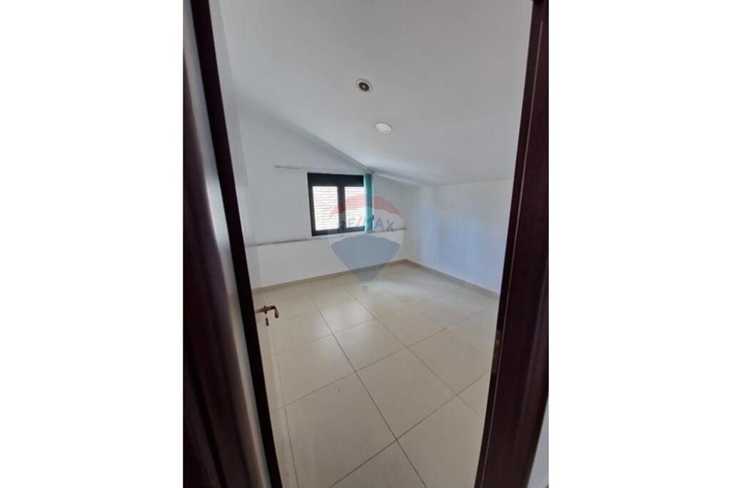 Zyrë - Për Qira - Brryli, Tiranë !