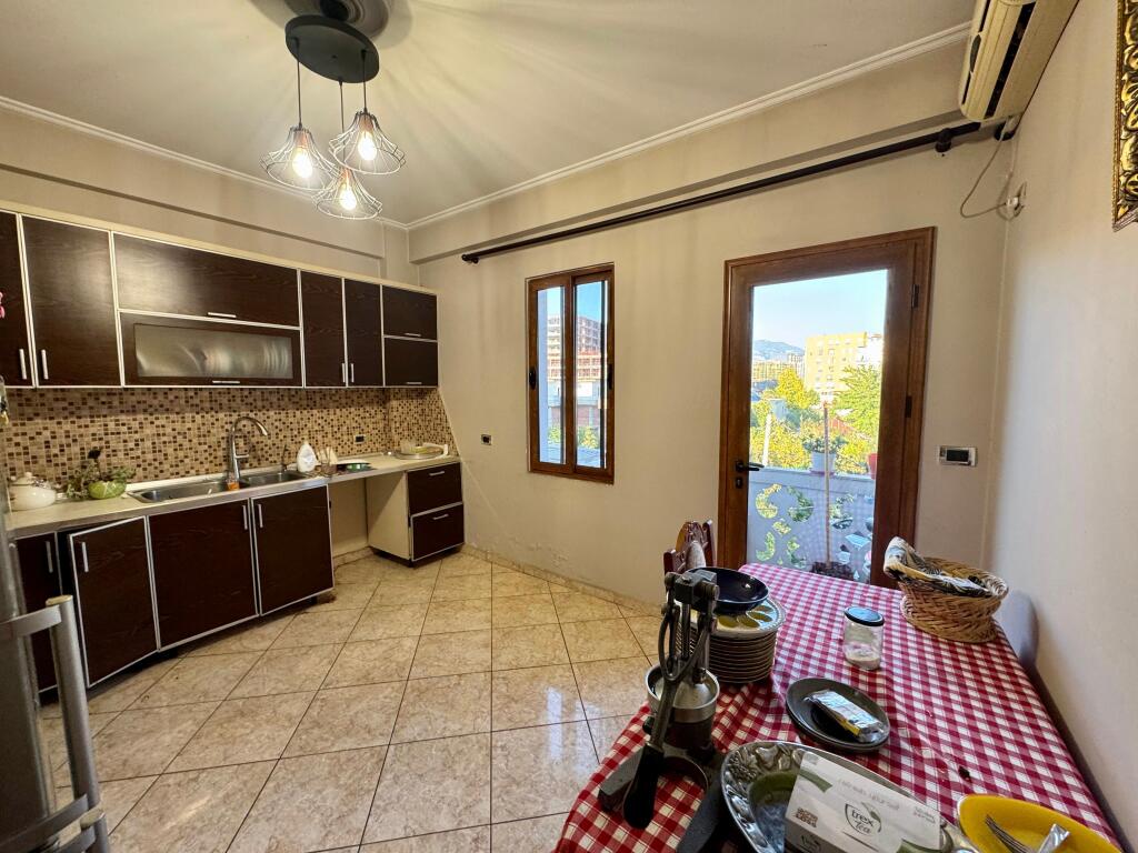 📣 SHITET Apartament 3+1+2Tualete 📍 Pranë Pallatit me Shigjeta ✨