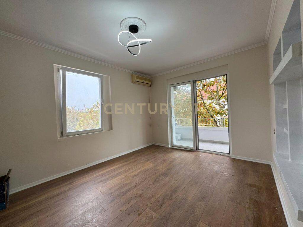 DI FRONTE A HARRY FULTZ, VENDIAMO APPARTAMENTO 2+1, IPOTECA