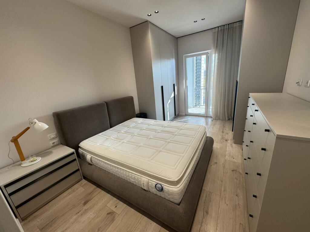 Appartamento di lusso in affitto presso il centro Emerald Center