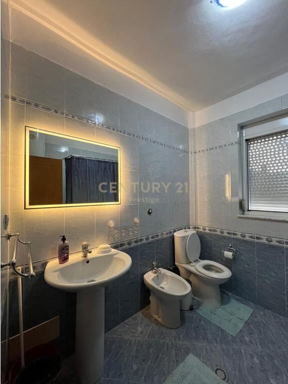 APARTAMENT 2+1 ME QIRA, NE KRAH TE AMBASADES AMERIKANE, TIRANE!