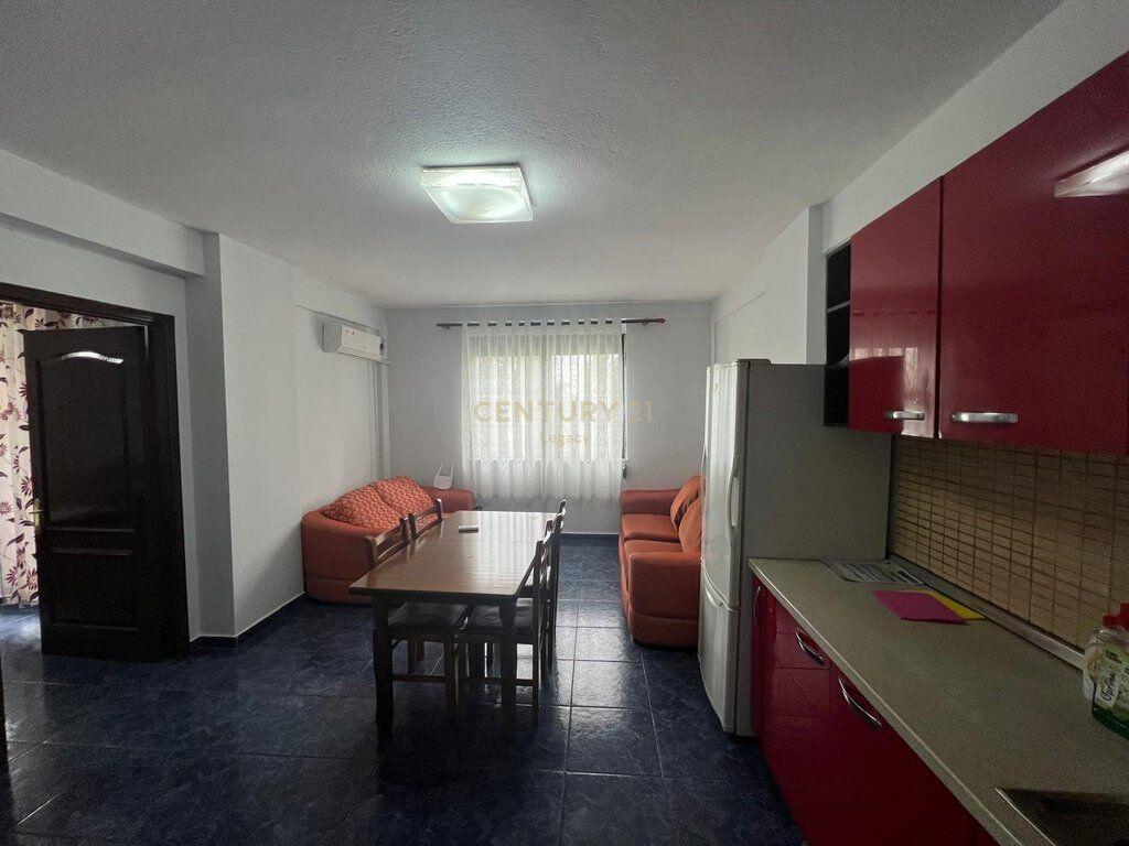 Jepet apartament 1+1 me qira tek Bulevardi Zogu i pare, tek New Jorku. 550 € /Muaj
