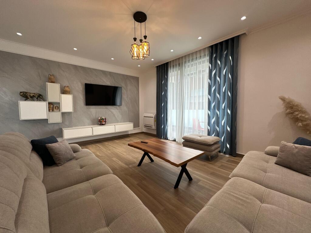 Apartament 2+1+2+Verande+Post Parkimi me Qira Ne Teg