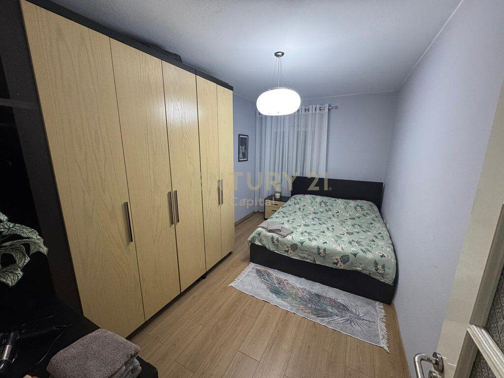 Jepet Me Qera Apartament 2+1+2 në Laprakë, Tiranë