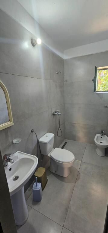 For rent 1+1 floor 1 furnished villa + parking 50000 lek