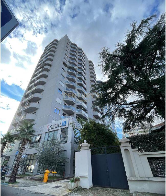 Ambient Biznesi me Qira pranë Sky Tower, Ish-Bllok