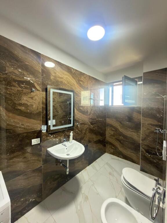 For rent 2+1+1 ASTIR TE EGLO 60,000 lek