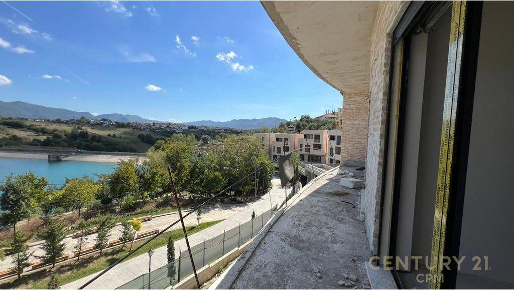 Shitet Duplex – Swan Lake Residence, Liqeni i Farkës