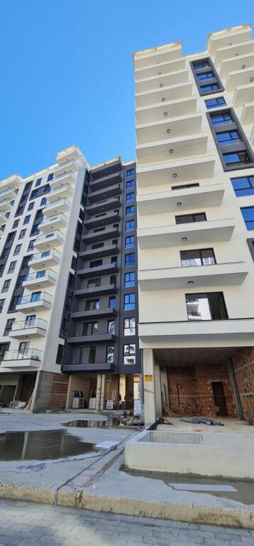 Shitet apartament 3+1 Ish fusha e aviacionit