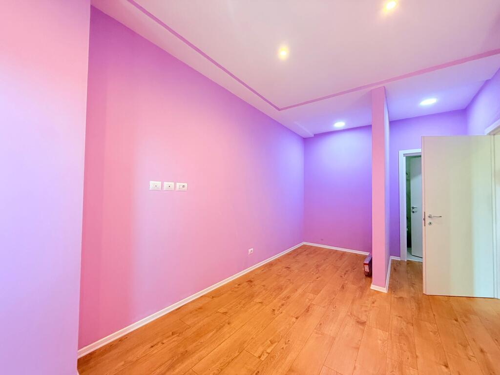 🏢 Ambient Zyre me Qira – Garden Building