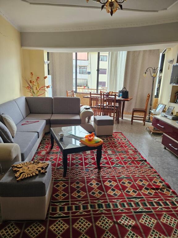 Jepet me qera apartament 2+1 ne ilira plazh durres