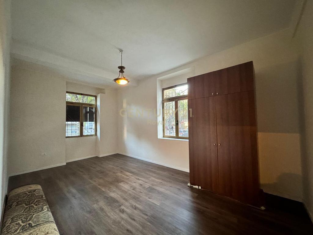 JEPET ME QERA APARTAMENT 2+1 PER ZYRA