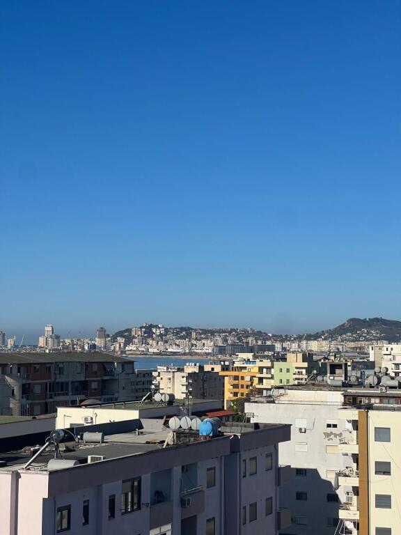 Vendesi appartamento 2+1 sulla spiaggia Iliria