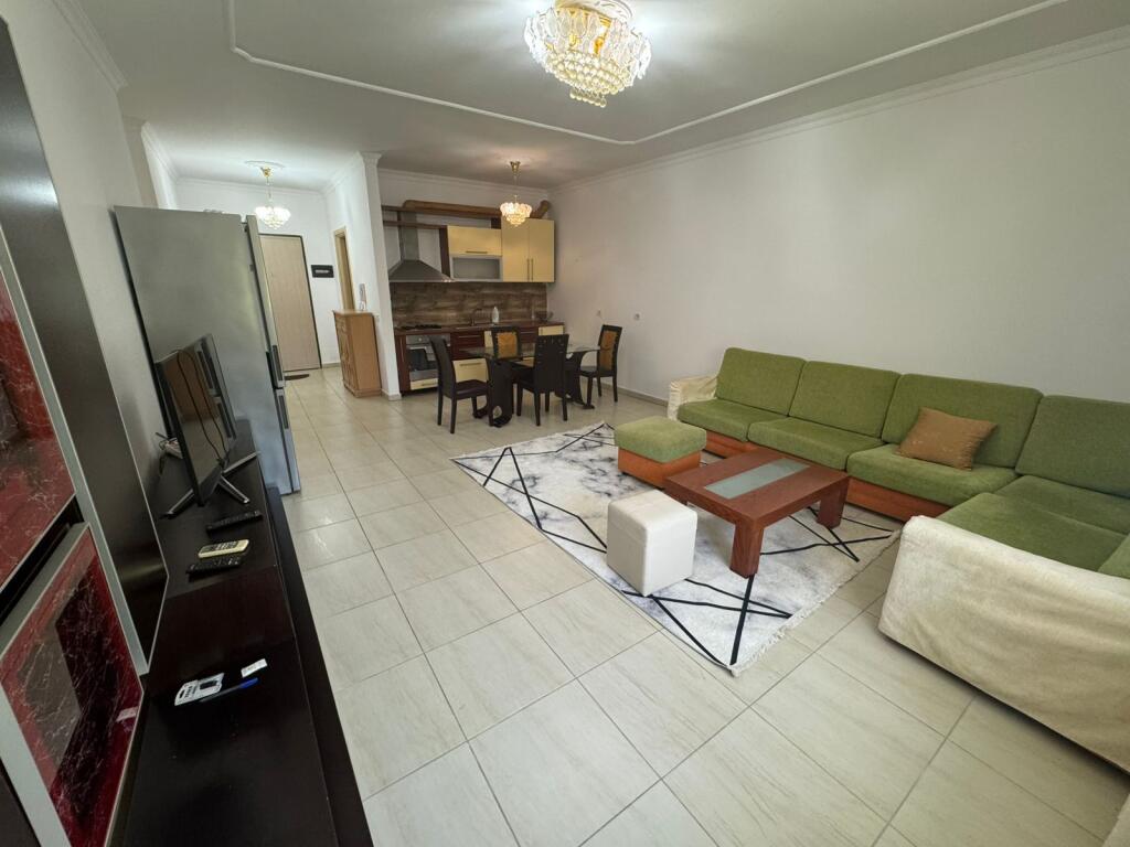apartament 2+1 me qira tek Liqeni i Thate