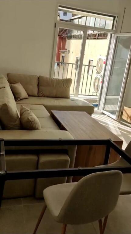 APPARTAMENTO 1+1. 45000 LEKE.VIA 5 MAGGIO