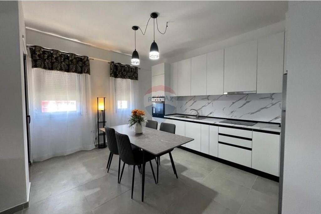 Apartament 2+1 +2 me qira te Fusha e Aviacionit