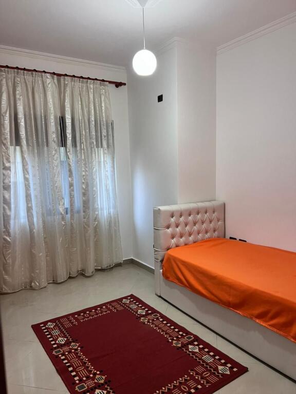 Apartament me qera 2+1