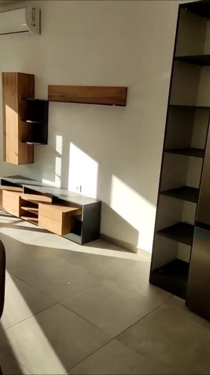 APPARTAMENTO 1+1. 45000 LEKE.VIA 5 MAGGIO