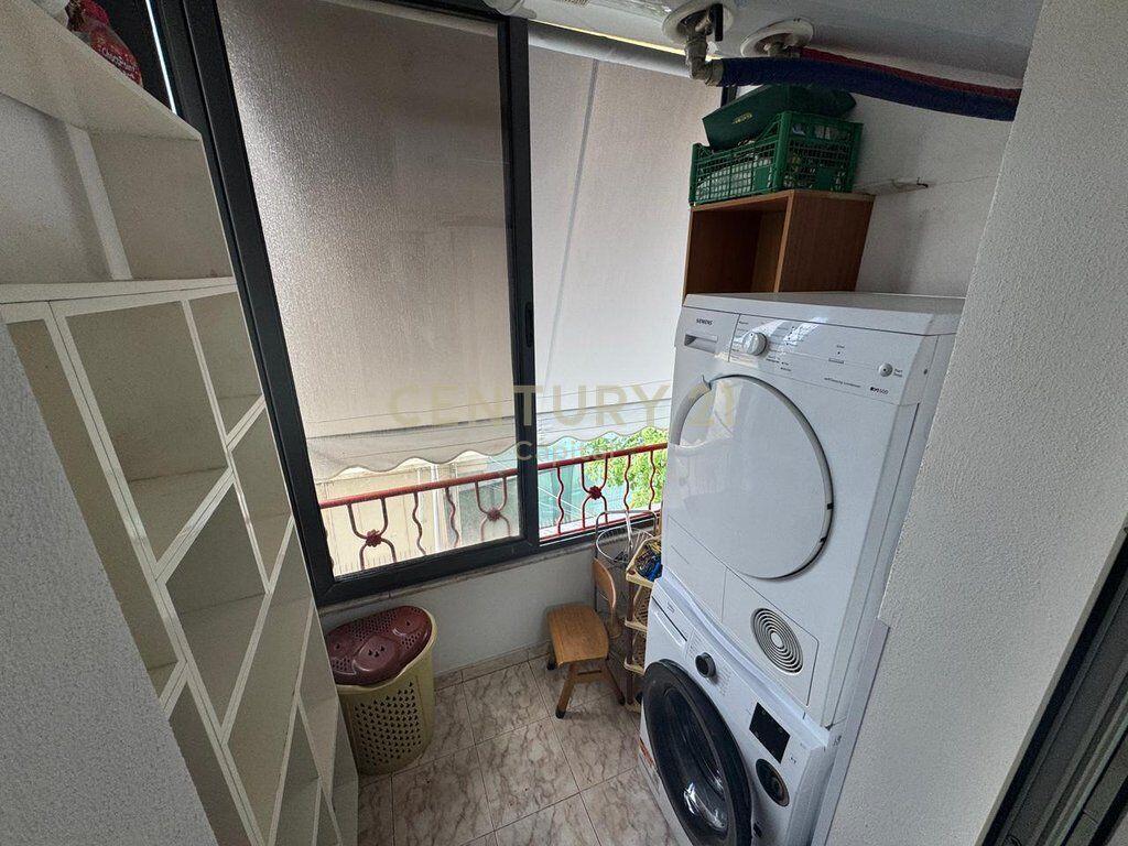 Jepet Me Qera Apartament 2+1+2 në Laprakë, Tiranë