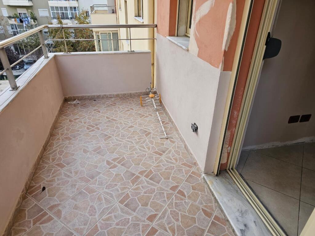 APARTMENT FOR SALE 1+1 VLORE CIPAJVE STREET