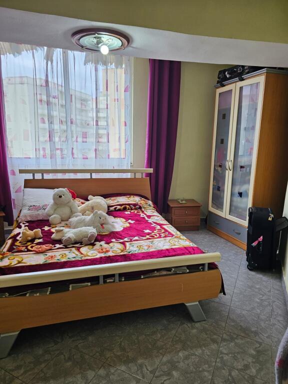 Jepet me qera apartament 2+1 ne ilira plazh durres