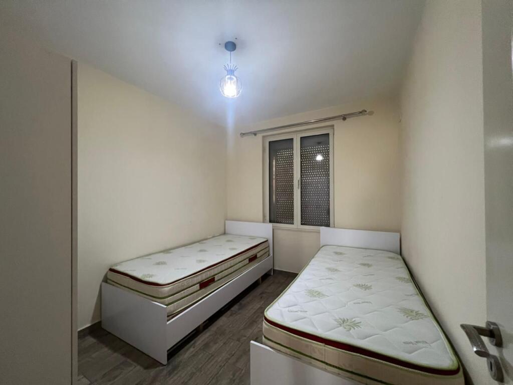 APARTAMENT 2+1 ME QIRA TE ZOGU I ZI
