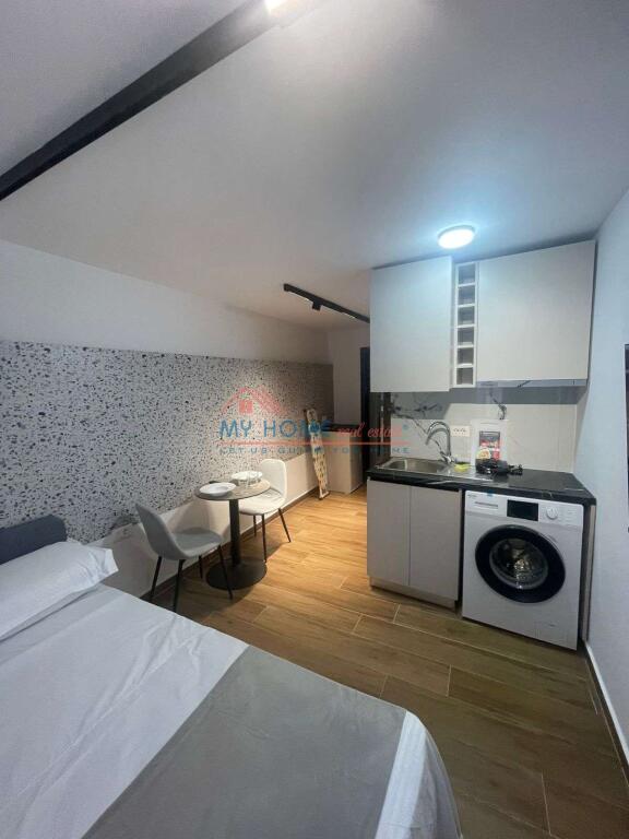 4 Garsoniere ne shitje Bllok Tirane