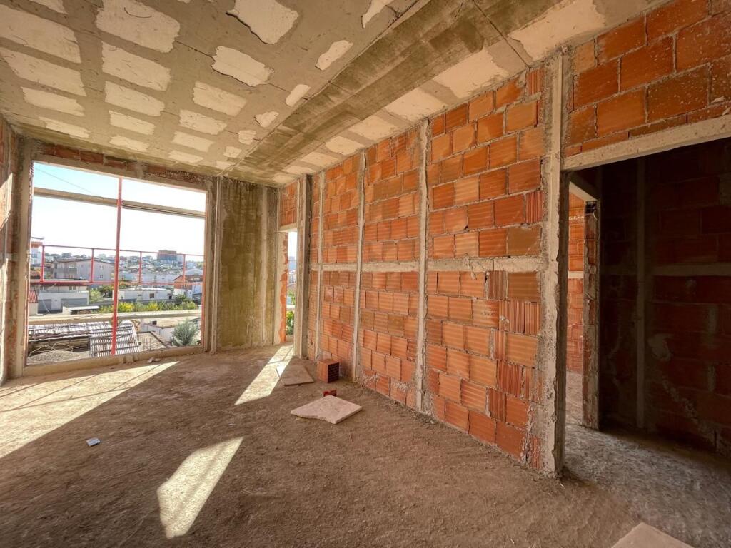 Appartamento 1+1 in Vendita a Kamez