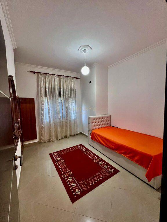 Apartament 2+1 me qira në qendër të Selitës