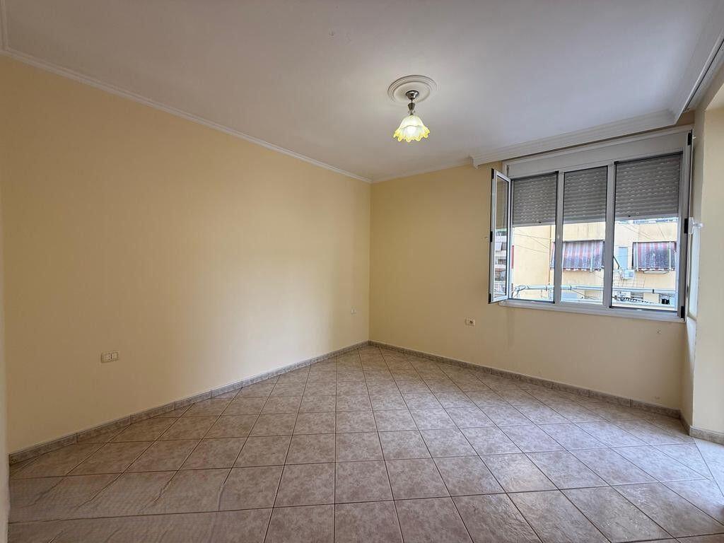 SHESIM APARTAMENT 2+1+2 TEK KOMUNA E PARISIT! 265,000 €