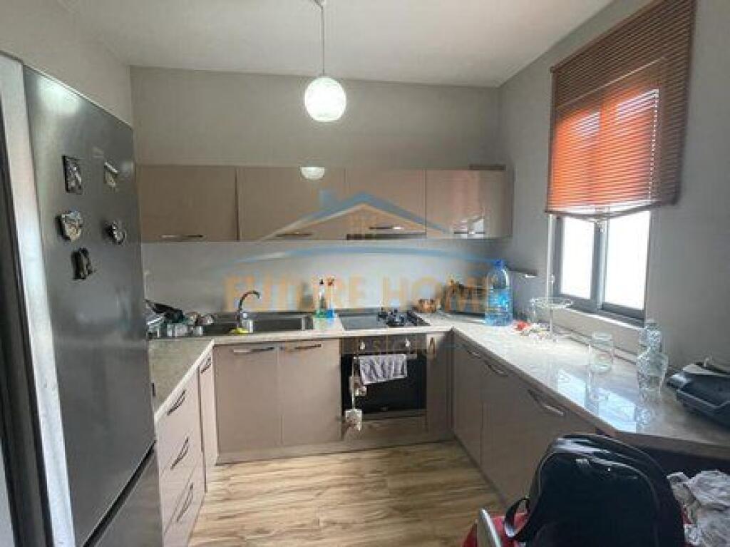 Shitet, Apartament 3+1,Shkolla e Bashkuar, Tirane.