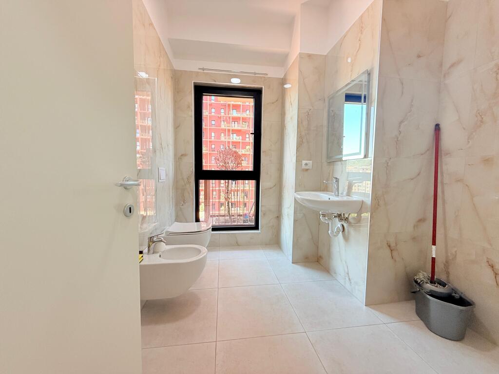 🏢 Ambient Zyre me Qira – Garden Building