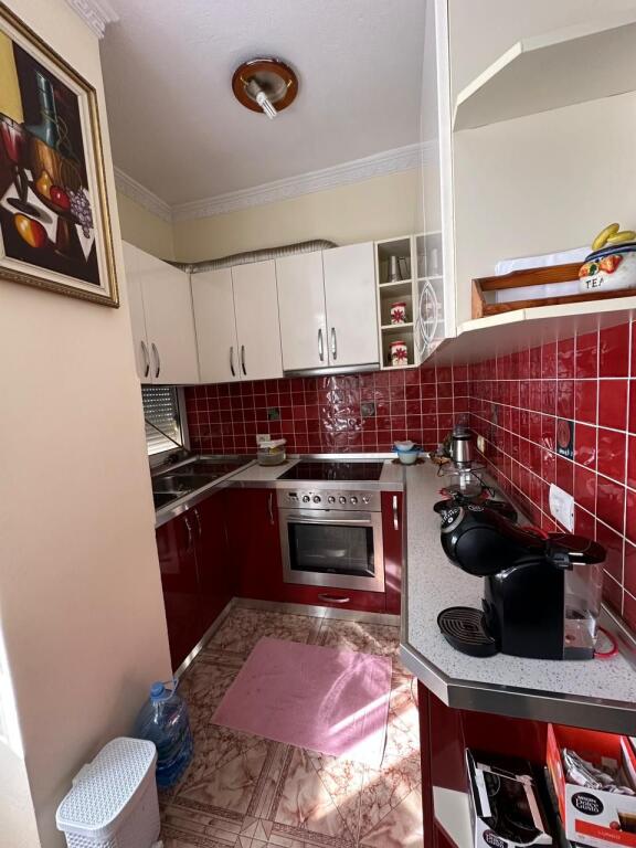 APARTAMENT 2+1 ME QIRA - STACIONI I FUNDIT TIRANA E RE