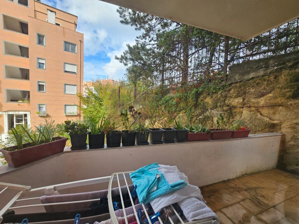 Appartamento 2+1+2 in vendita vicino al Giardino Botanico vicino alla Moschea!