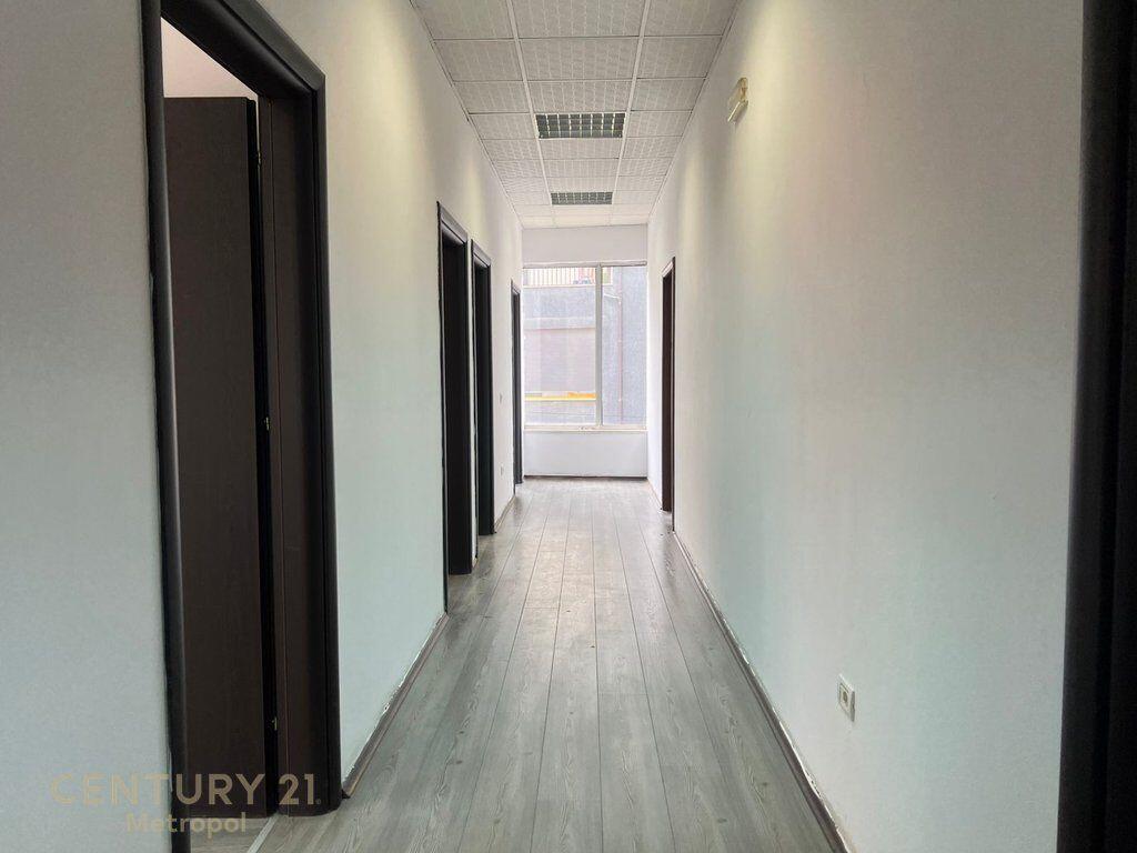 COMMERCIAL SPACE FOR RENT 183m, PARIS MUNICIPALITY!