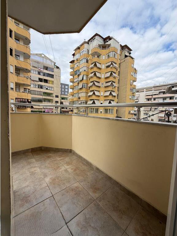 SHESIM APARTAMENT 2+1+2 TEK KOMUNA E PARISIT! 265,000 €